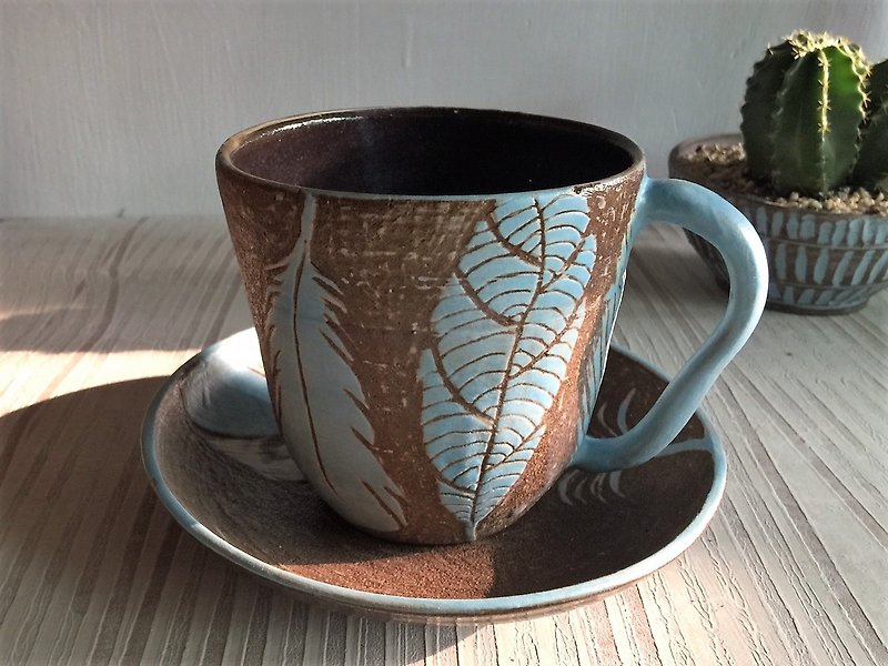 Blue color film feather coffee cup plate group _ pottery mug - แก้วมัค/แก้วกาแฟ - ดินเผา สีนำ้ตาล