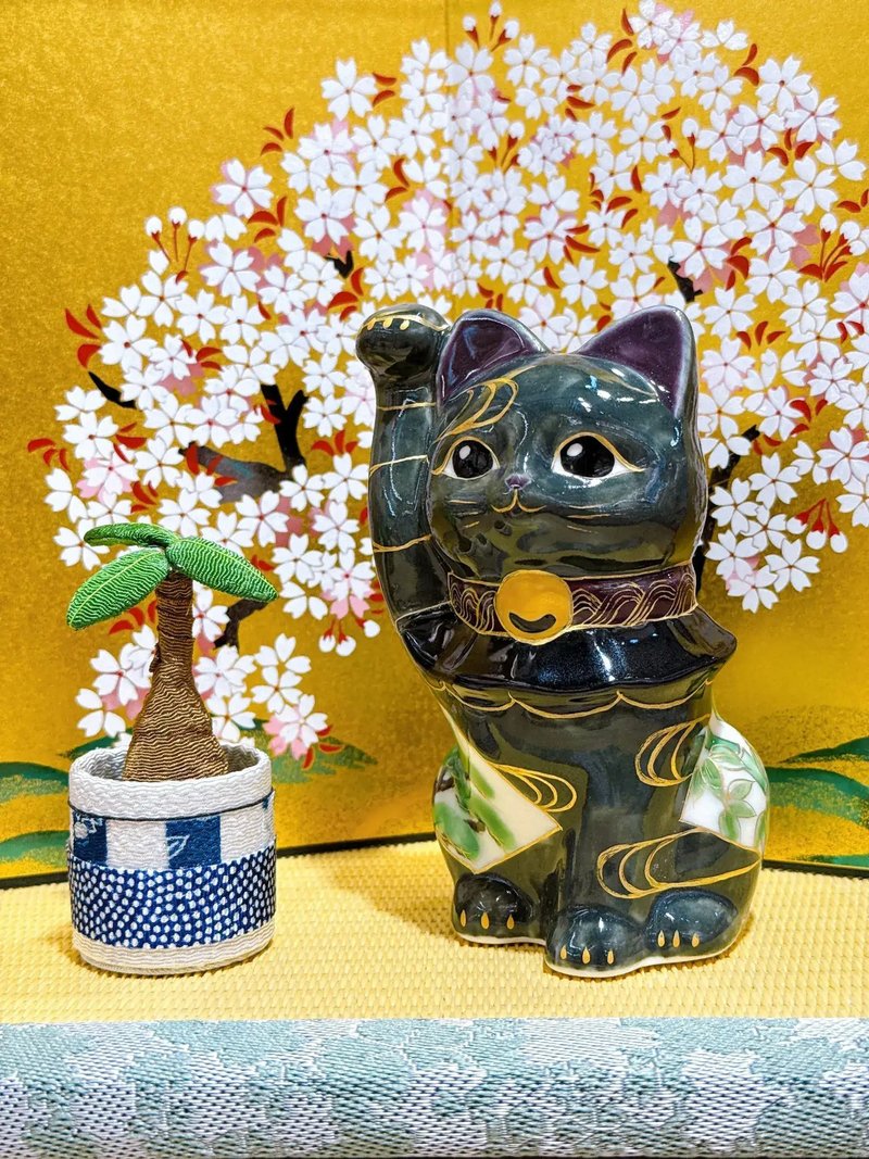 【松梅招福】日本清水燒招財貓 | 色繪 - 松竹梅 - 擺飾/家飾品 - 瓷 綠色