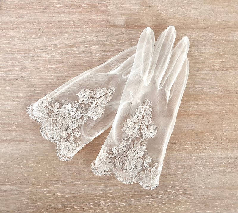 Lulian original No. 1 popular European long-established leaver lace lace antique style wedding short gloves - ถุงมือ - วัสดุอื่นๆ 