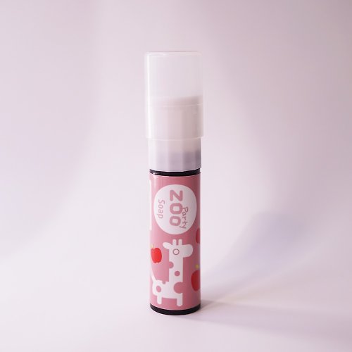 Lily35 頂級有機美妝 / ZOO設計師兒童指甲油 圓圓長頸鹿吃蘋果 | ZOO 抗菌滋潤香氛口袋肥皂 ( 攜帶型 )