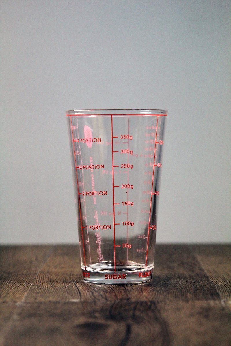 British imports Temerity Jones classic red glass 400ML measuring cup - spot gift recommended - อื่นๆ - แก้ว สีแดง