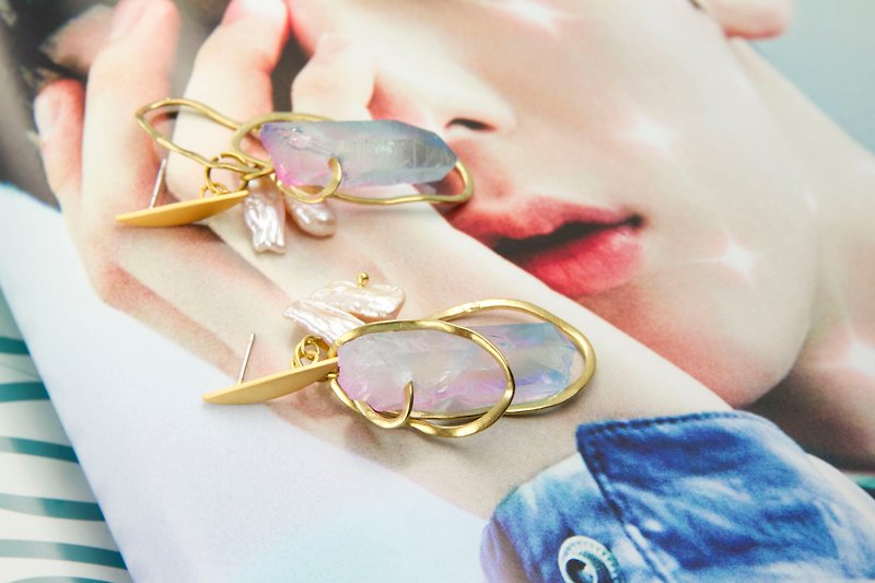 チタンコレクション-真珠のイヤリングの美しさ - ピアス・イヤリング - 貴金属 ゴールド