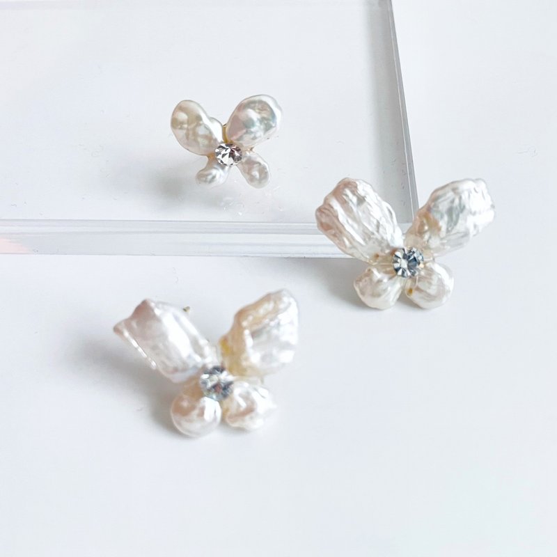 Butterfly earrings made of keshipearls - ต่างหู - ไข่มุก ขาว