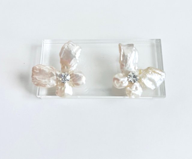 ケシパールの蝶々ピアス(イヤリング) - ショップ Core&Coeur ピアス