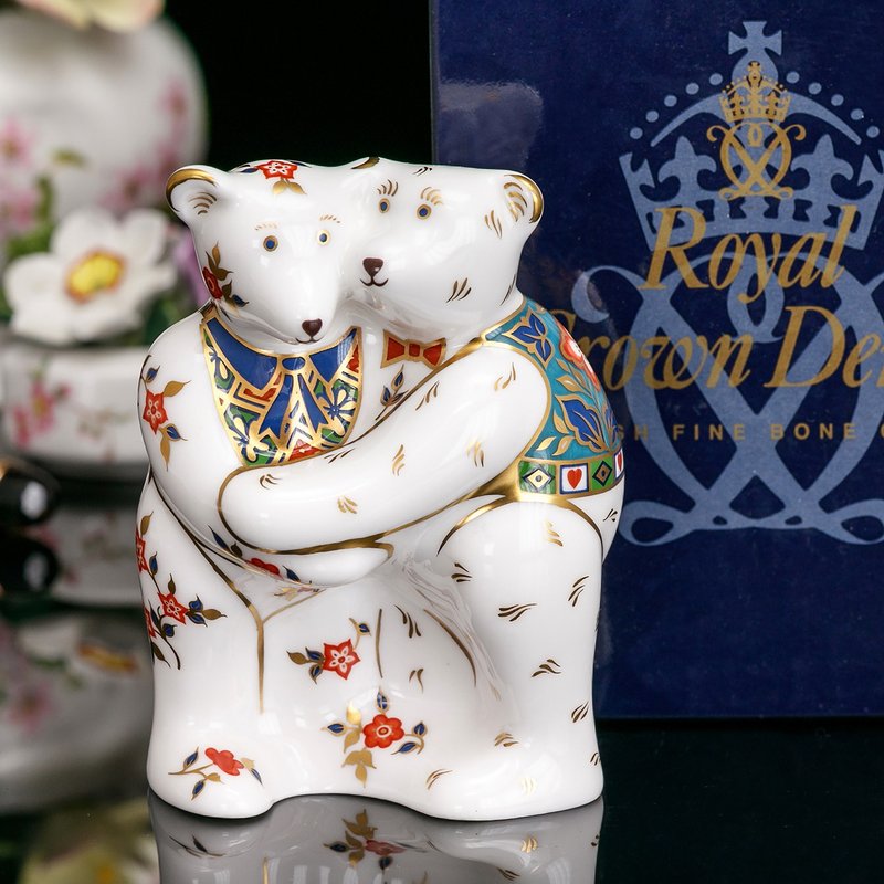 Royal Crown Derby 擁抱愛情泰迪熊 骨瓷珍藏手工瓷偶 情人節禮物 - 擺飾/家飾品 - 瓷 
