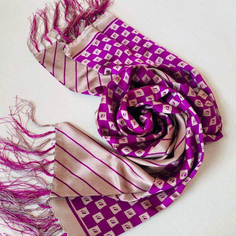 The Guomei Pavilion expands its cultural and creative products - the Guomei Pavilion Logo silk scarf - Scarves - Silk Purple