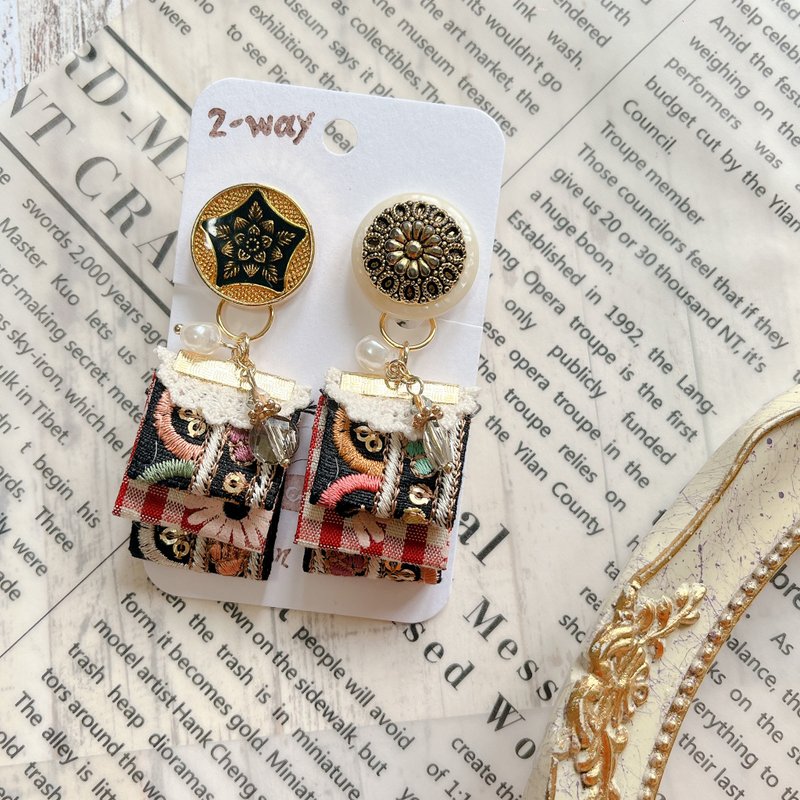 wow Handmade-時光交響 刺繡緞帶 2way鈕扣耳環 - 耳環/耳夾/耳骨夾 - 其他材質 