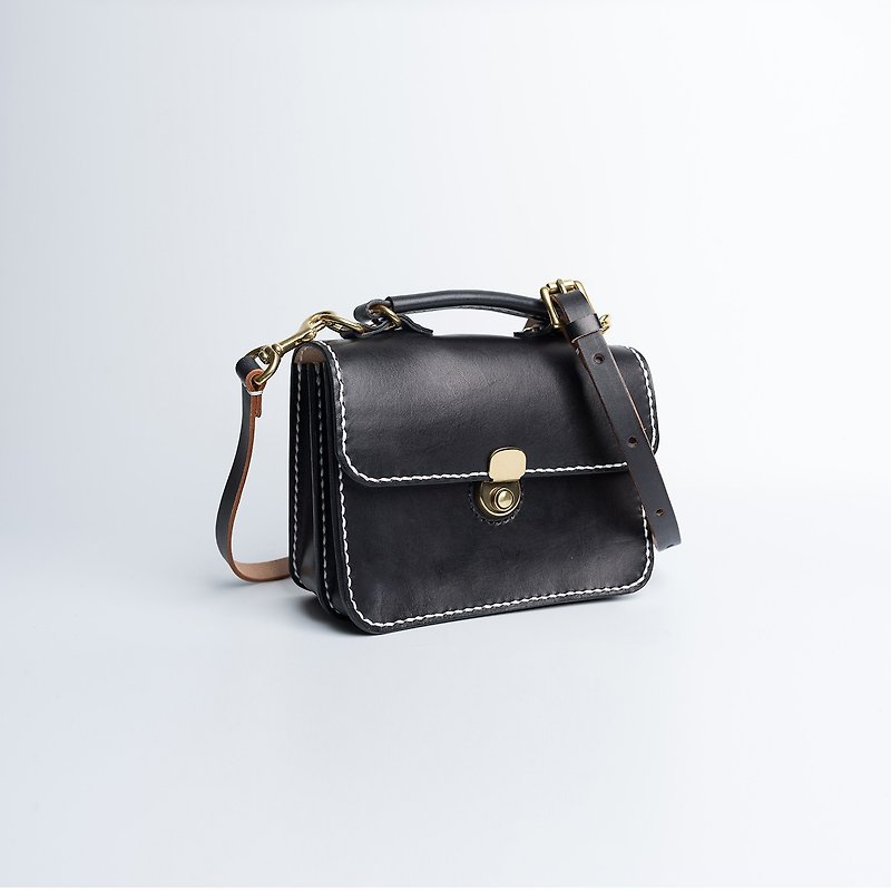 [Cutline] Dulles handmade leather small briefcase handbags shoulder Messenger bag small square bag black - กระเป๋าแมสเซนเจอร์ - หนังแท้ สีดำ