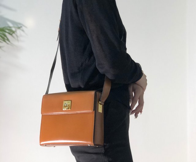 日本直送 名牌中古包 】CELINE セリーヌ ロゴ ガンチーニ レザー