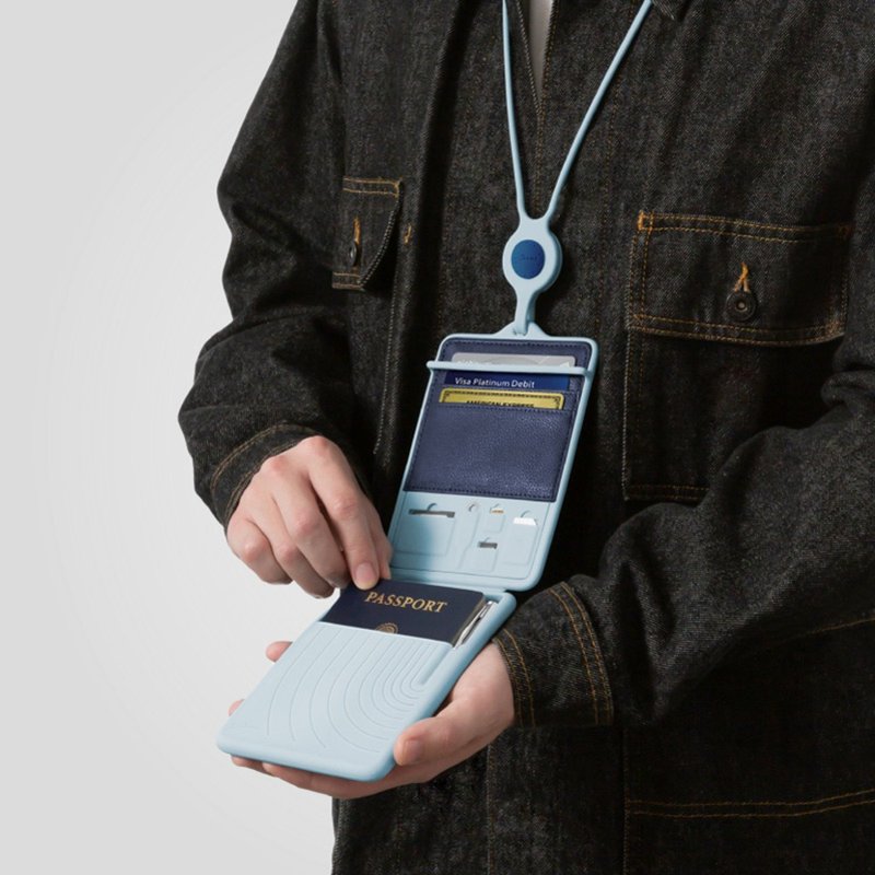 Bone 蹦克  / 頸掛真皮護照套 - 旅遊出國收納卡夾-送盲盒公仔 - 行李箱/旅行袋 - 真皮 多色