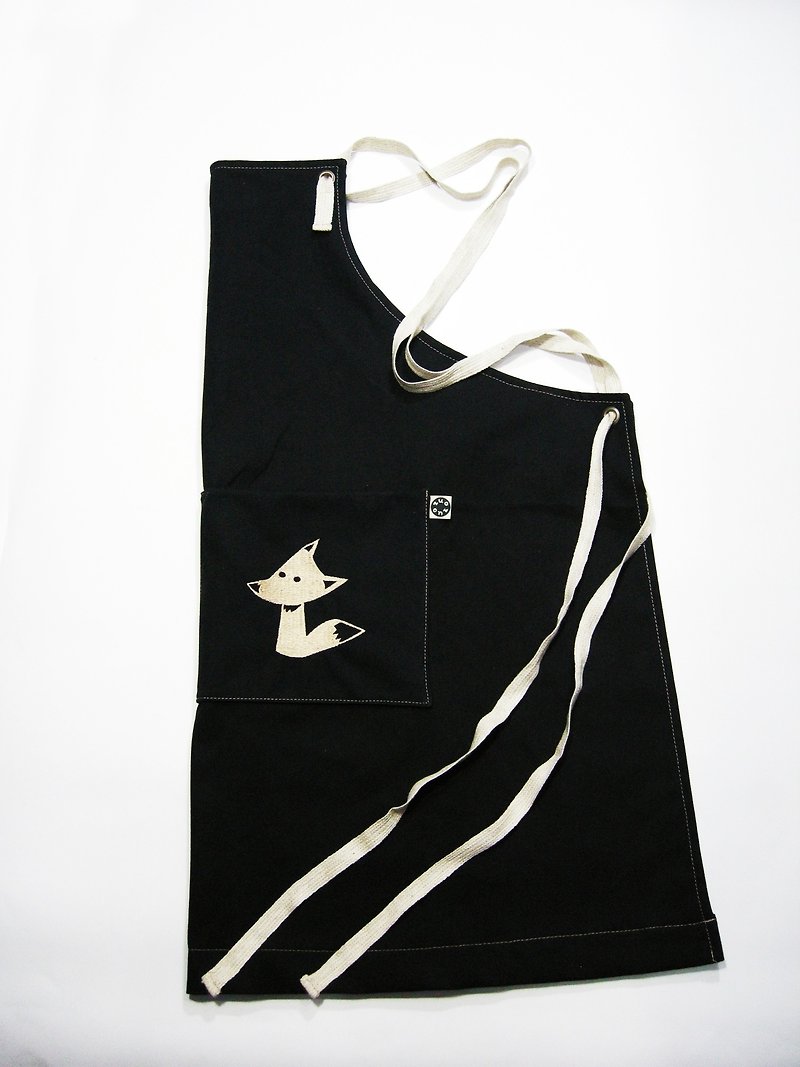 Black embroidered picture apron (thin canvas)__ apron kitchen black food clothing - ผ้ากันเปื้อน - ผ้าฝ้าย/ผ้าลินิน สีดำ