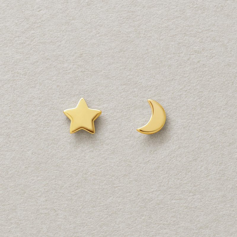 【Second Earrings】 18K 迷你月亮與星星耳環 (黃金) - 耳環/耳夾/耳骨夾 - 貴金屬 