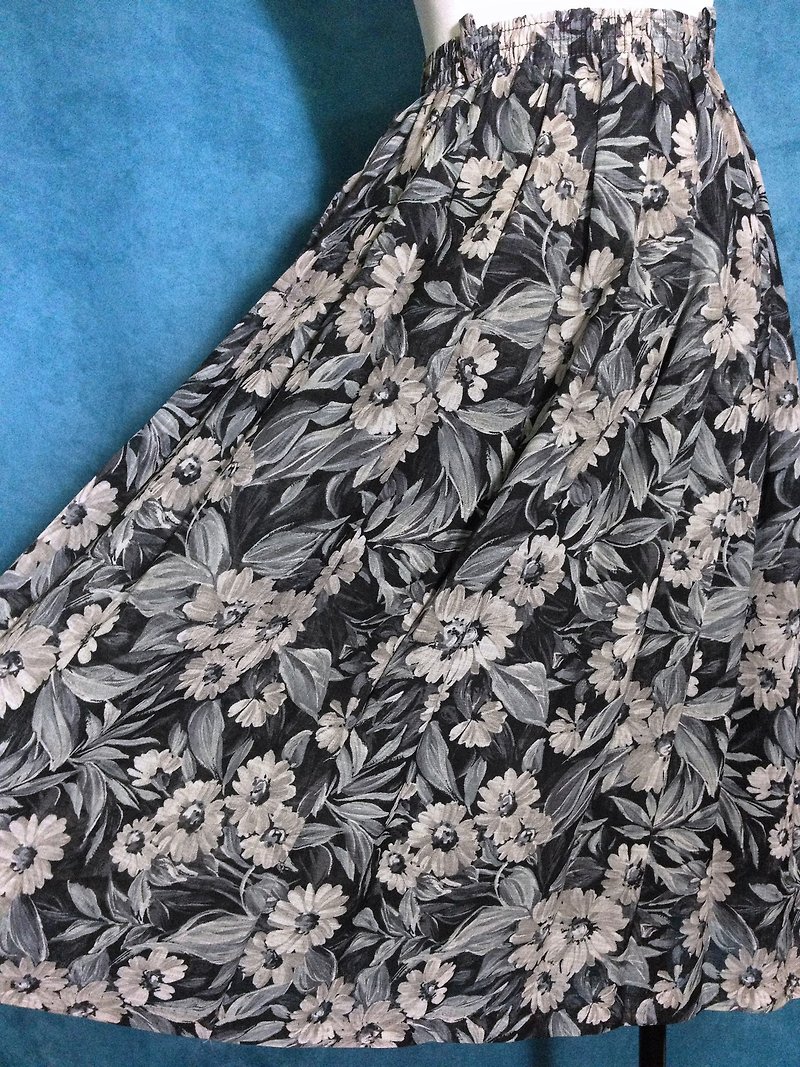 When vintage [antique dress / skirt large gray-blue flowers antique dress] abroad back VINTAGE - Skirts - Polyester Gray