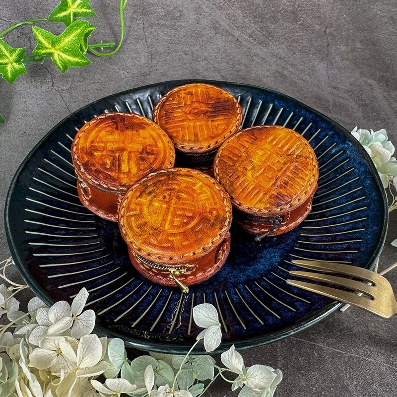 Mooncake buns made of genuine leather, hand-stitched and hand-dyed - กระเป๋าใส่เหรียญ - หนังแท้ สีนำ้ตาล