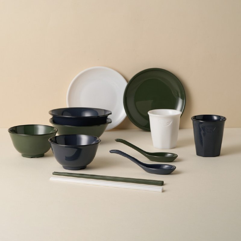 【LivingForward】CEPT Tableware Set, Eco-Friendly for Camping and Picnics - Cutlery & Flatware - Plastic Multicolor