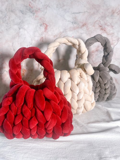 chill.crochet.life 客制大小 韓國大熱雲朵包 手製超粗線絲絨編織包 【小】核桃包