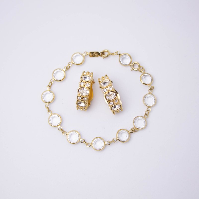 Austrian Swarovski famous brand antique faceted crystal bracelet and C-shaped diamond-embellished gold-plated Clip-On - ต่างหู - คริสตัล สีใส