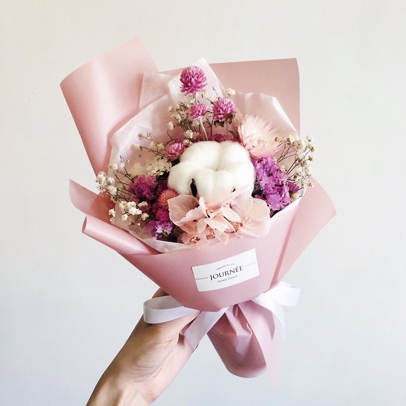 Journee sweet powder berry pink dry bouquet gypsophila cotton Valentine's day gift graduation bouquet - ช่อดอกไม้แห้ง - พืช/ดอกไม้ สึชมพู