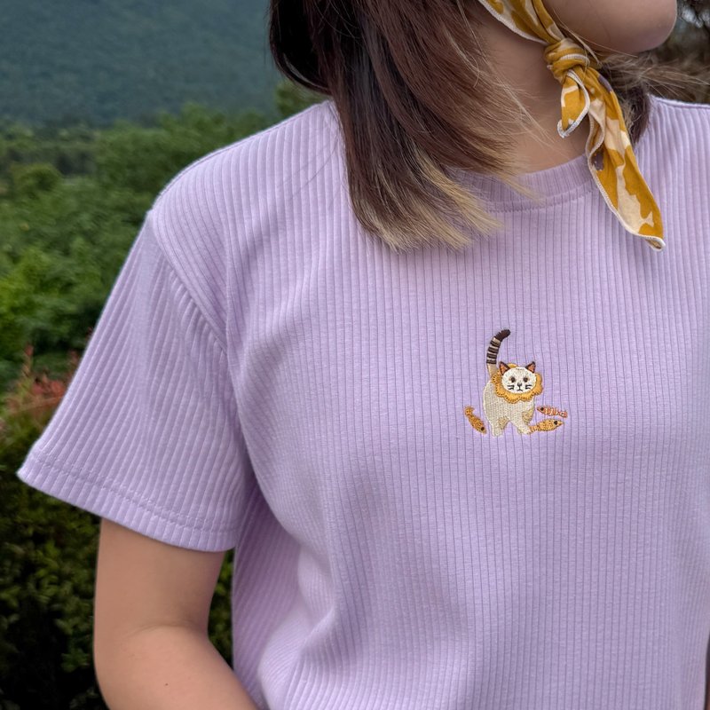 Mini Tee : Cat with toys - เสื้อยืดผู้หญิง - วัสดุอื่นๆ สีม่วง