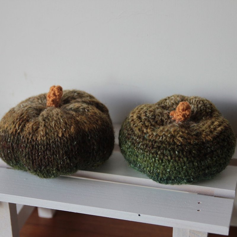  Amigurumi crochet doll: Halloween Pumpkin(S), Pumpkin(S) - ของวางตกแต่ง - ไฟเบอร์อื่นๆ สีเขียว