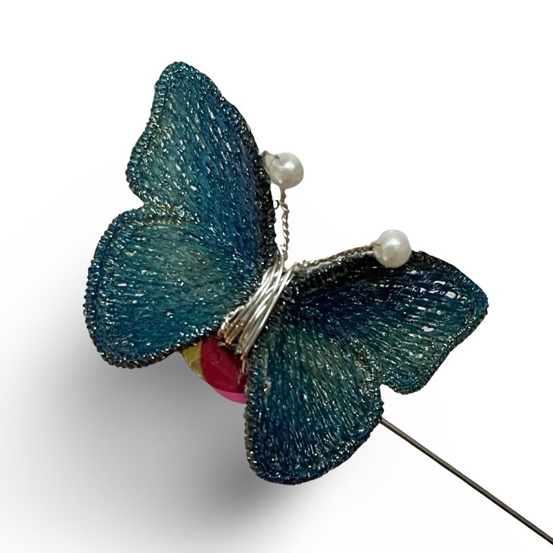 100% Handmade Woven Brooch - Blue Butterfly Love - เข็มกลัด - งานปัก 