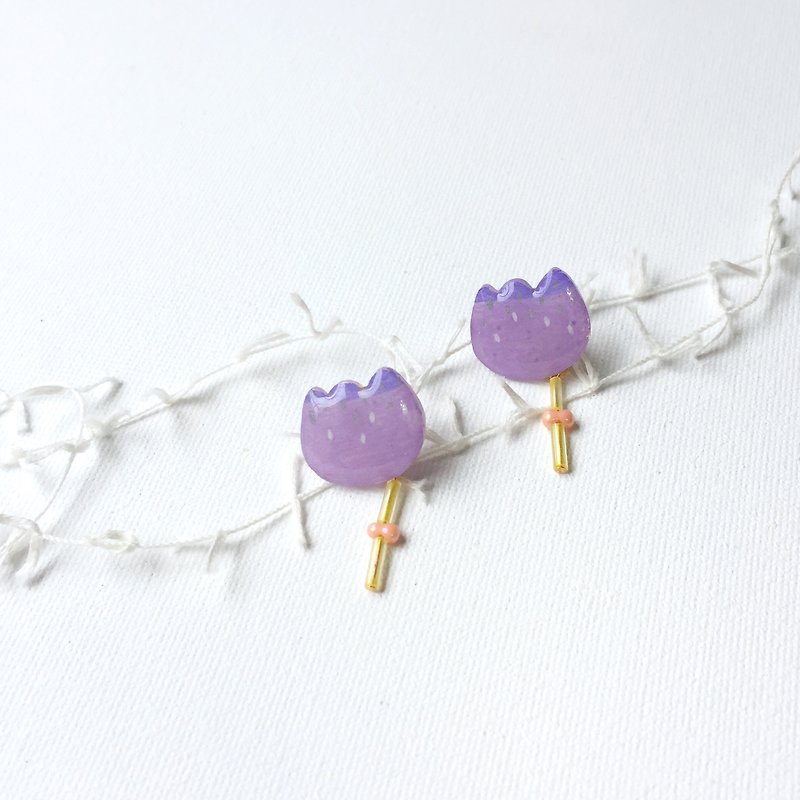 Purple flower two-wear clip-on/pin earrings - Earrings & Clip-ons - Resin Multicolor