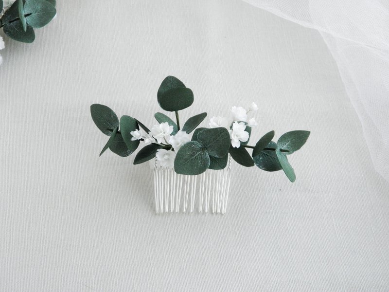 Bridal hair comb with gypsophila and eucalyptus Flowers hair comb bride - 髮夾/鯊魚夾 - 其他材質 綠色