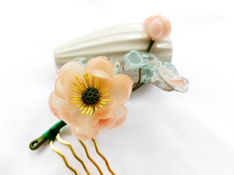 Orange Pink Lotus Shrink Plastic Flower Handmade Hairpin Head Accessories - อื่นๆ - วัสดุอื่นๆ สีส้ม