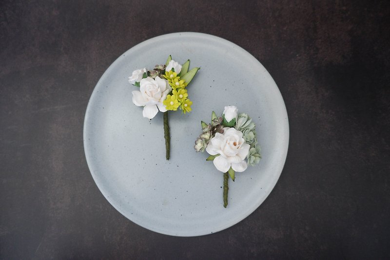 ดอกไม้ติดเสื้อ สีขาวเขียว งานแต่งงาน - เข็มกลัด/ข้อมือดอกไม้ - กระดาษ ขาว