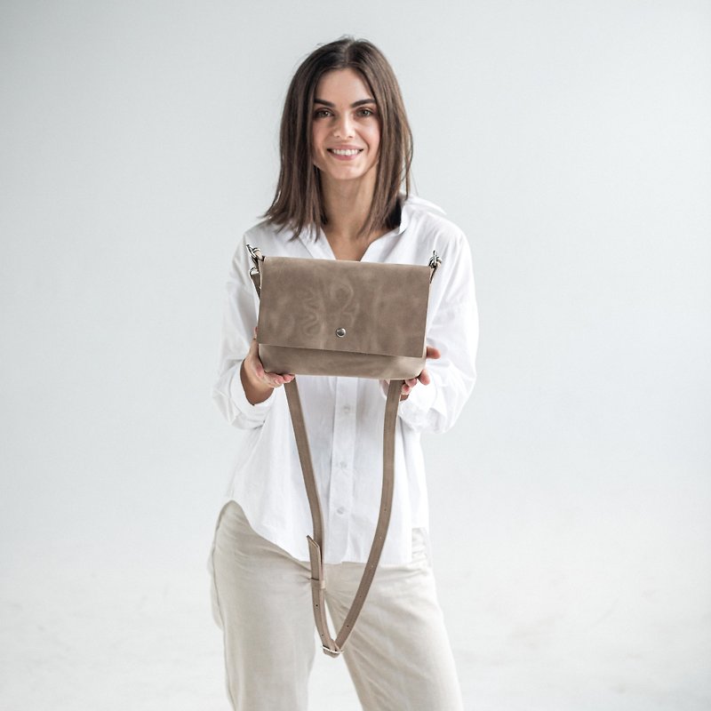 Genuine Beige Leather Crossbody Bag | Women's Shoulder Bag for Everyday Use - 手拿包 - 真皮 金色