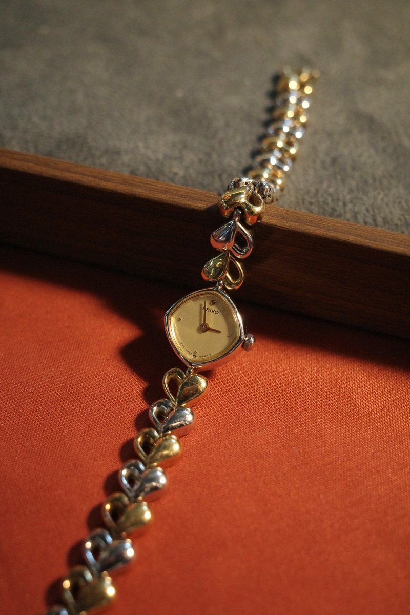 母親節禮物 Seiko TwoTone Rhombus with Heart Quartz Watch - 女錶 - 其他金屬 金色
