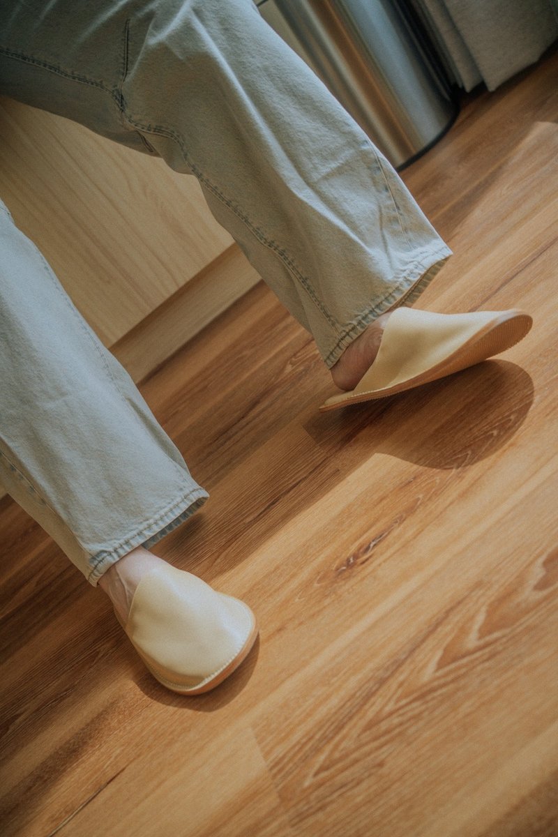 YWC 室內皮革拖鞋  2025雙層柔革款 - 室內拖鞋 - 真皮 黑色