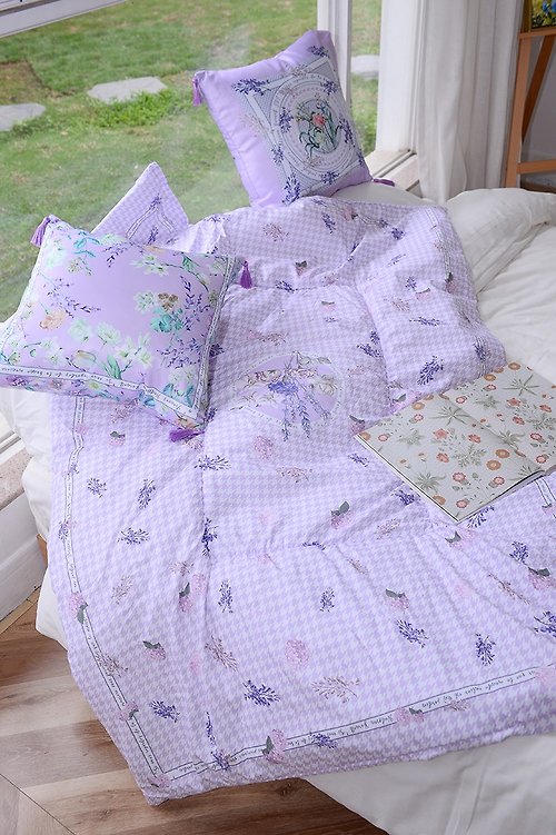 JARDIN DES FONTAINES Secret Violet Garden 二合一抱枕夾棉被 (收起為抱枕, 展開為冷)
