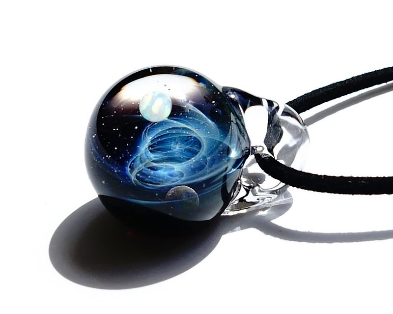 ２つの惑星の神秘的な世界 2種類のオパール入り ガラス ペンダント 宇宙 【送料無料】 - 項鍊 - 玻璃 藍色