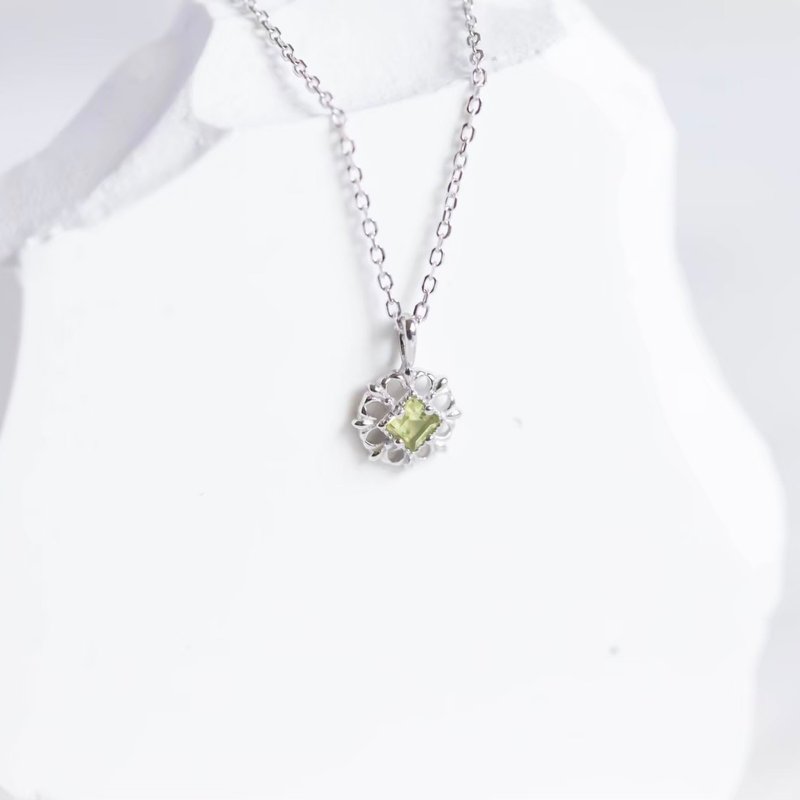 橄欖石925純銀方塊蕾絲項鍊 - 項鍊 - 水晶 銀色