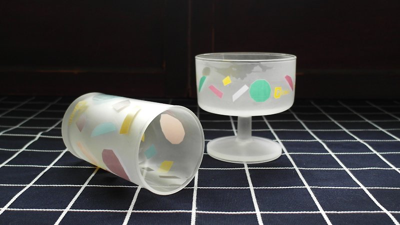 アーリーカップ-ピクニックピクニック（食器/古い物/古いもの/ガラス/サンドブラスト/幾何学的） - グラス・コップ - ガラス 多色