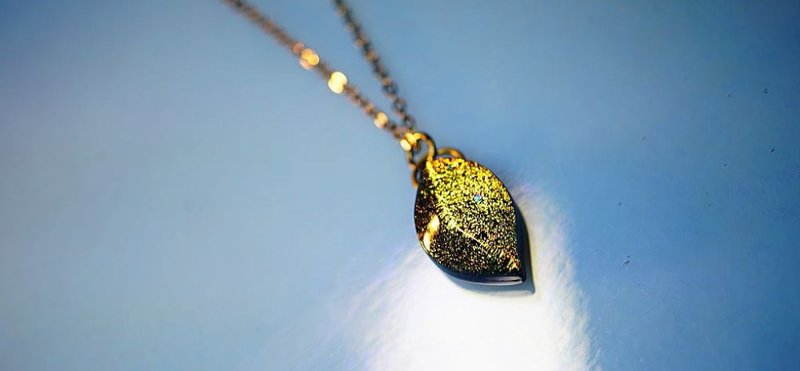 [Made to order] Dichroic chic leaf - Necklaces - Glass Black