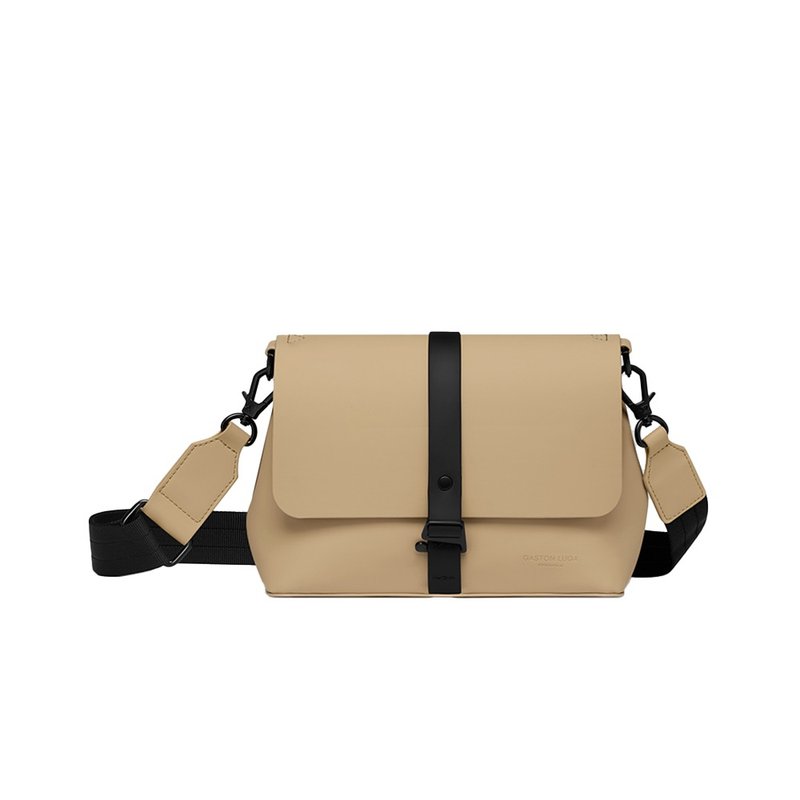 GASTON LUGA Splash Crossbody Bag斜肩/側背包-拿鐵色【現貨】 - 側背包/斜背包 - 其他材質 卡其色