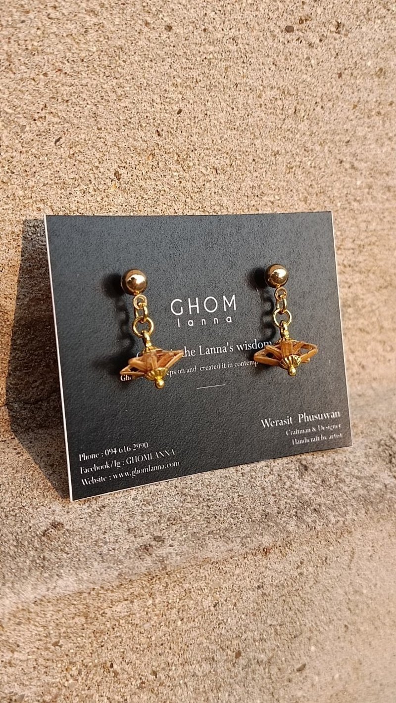 Sailom Phelin Flowers Earrings (Sailom Phelin Flowers Earrings) - 耳環/耳夾/耳骨夾 - 竹 金色