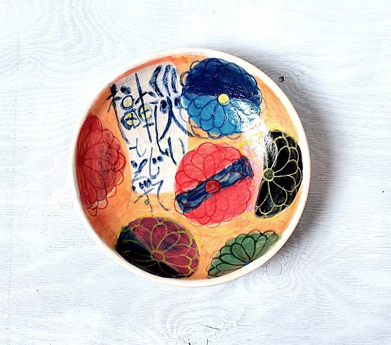 Turn into a bruise and make good fortune ・ Colored plate - Pottery & Ceramics - Pottery Multicolor