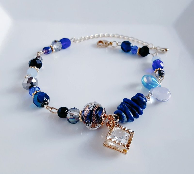 綴飾鋯石風格墜飾的蜻蜓玻璃珠與捷克玻璃珠深藍色手鍊，藍色，生日禮物，尺寸可調。 - 手鍊/手鐲 - 玻璃 藍色