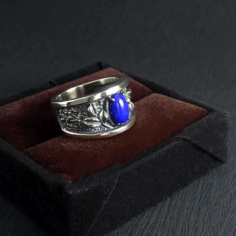 Rock Textured Band Ring - Lapis Lazuli, S925 Silver. - แหวนทั่วไป - เครื่องเพชรพลอย สีน้ำเงิน