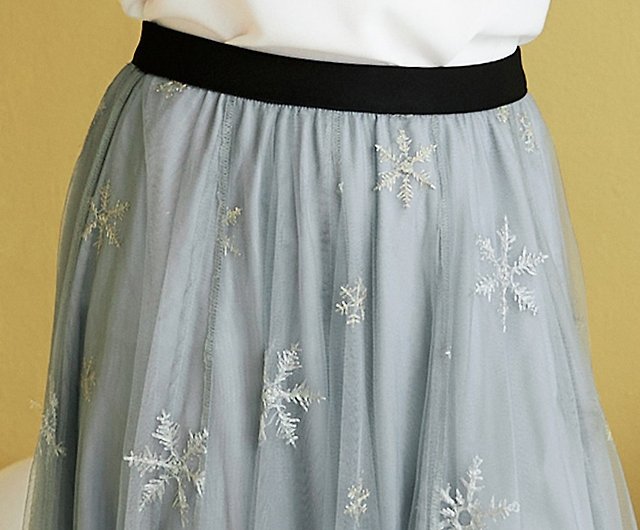 OUWEY Ouwei Heart of Ice and Snow Mesh Embroidered Long Skirt