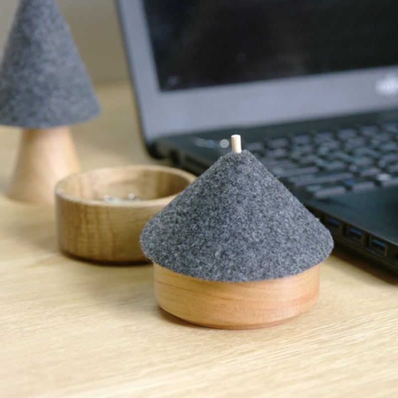 Cute triangular roof accessory case / S size / Oak wood / Wild cherry wood [DESK TOWN] - กล่องเก็บของ - ไม้ 