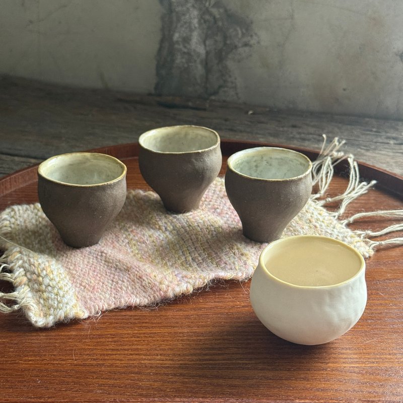 手捏小杯_土の顔 - 其他杯子 - 陶 卡其色