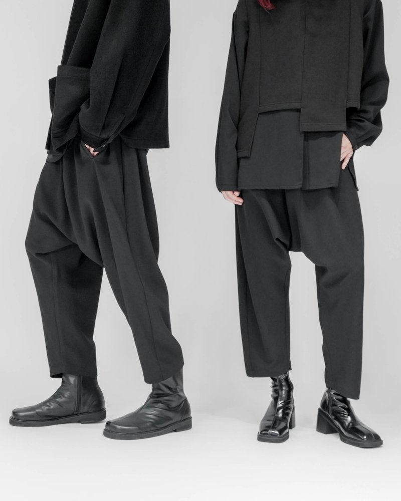 MUKK DESIGN 素面窄管低檔褲 - 中性長褲/短褲 - 其他材質 黑色