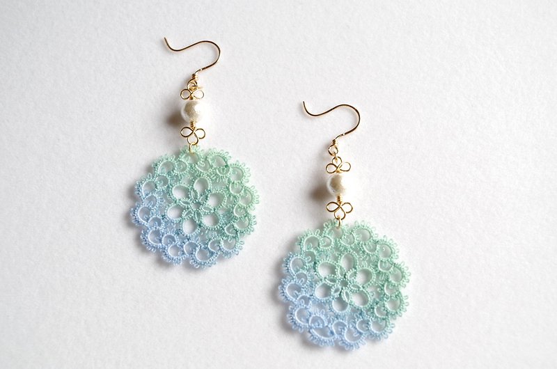 Tatting and cotton pearl earrings<forest and lake> - Earrings & Clip-ons - Cotton & Hemp Blue