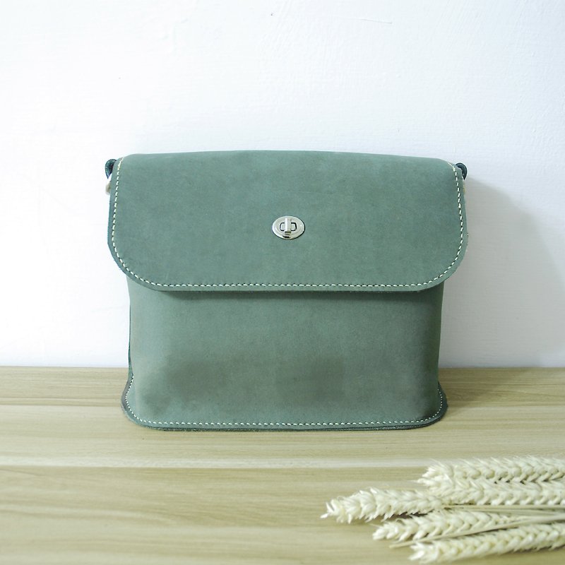 chin 7 inch shoulder / hand-stitched leather messenger bag (gray green) - กระเป๋าแมสเซนเจอร์ - หนังแท้ สีเทา