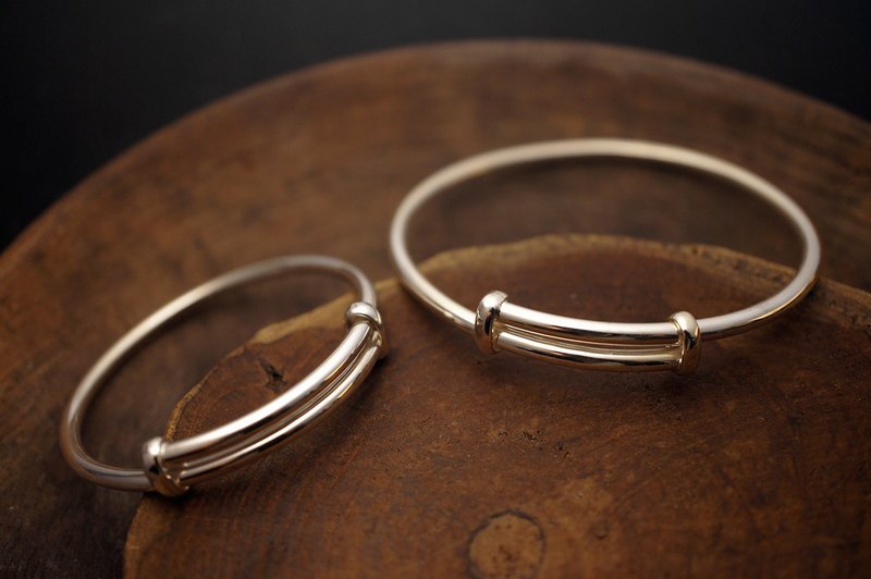 The 925 Silver Traditional Adjustable Bangle (B70) - สร้อยข้อมือ - เงินแท้ สีเงิน