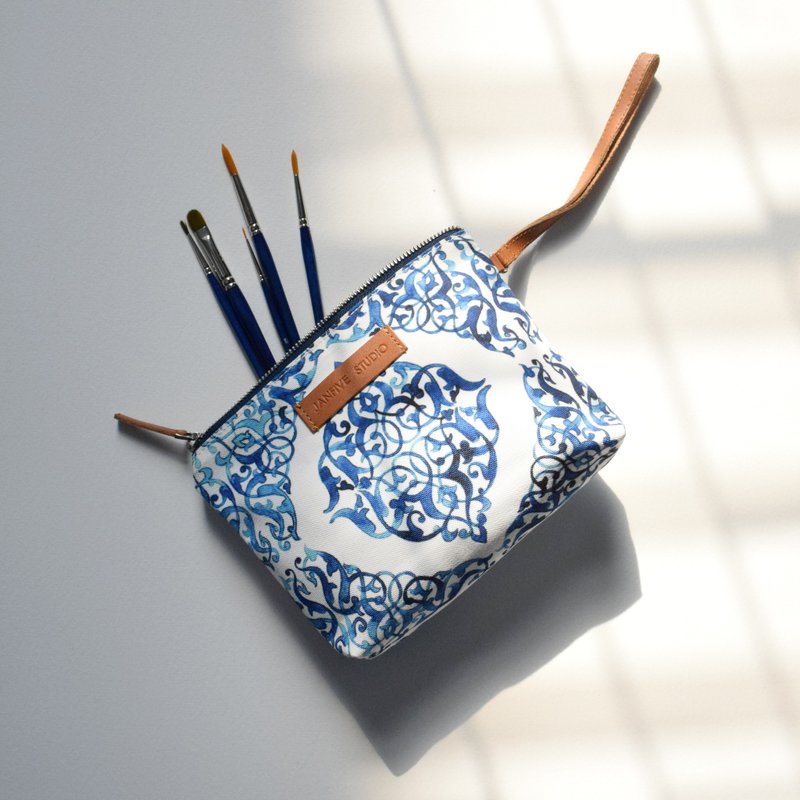 Mosaic - Cosmetic Bag // Canvas Printed with Real Leather. - 化妝包/收納袋 - 真皮 
